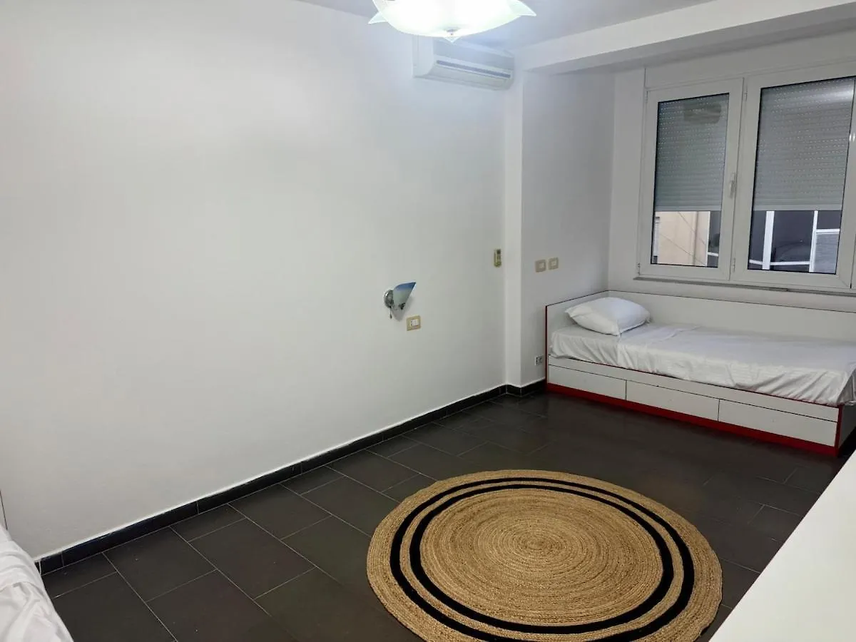 Chill & Central Durrës Albánie
